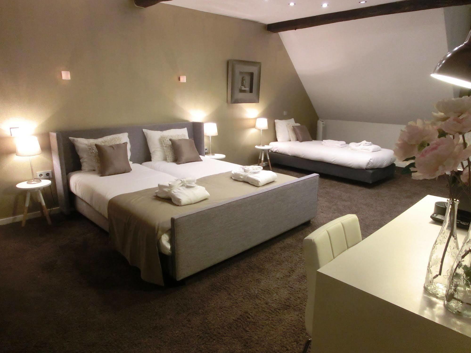 Saillant Centre Hotel